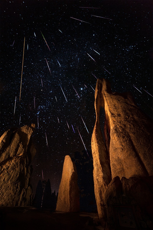 Geminid Meteor Shower Eye Of the Needle Credit: David Kingham Photography - @davidkingham